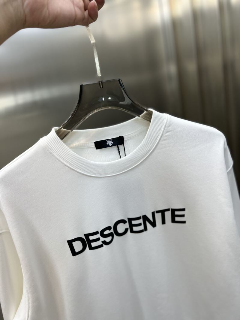 Descente Hoodies